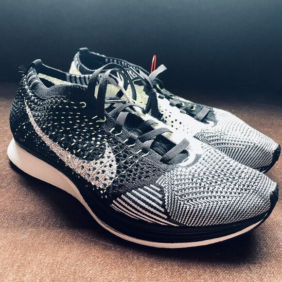 NIKE Flyknit Racer Black WHITE OREO WOMENS 8 US Mens 6.5 Running Shoes Excellent - Picture 1 of 8